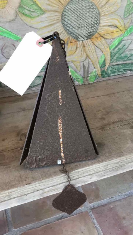 lot 523 image: Triangular Wind Chime