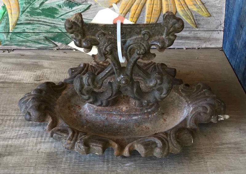 lot 533 image: Cast Iron  Boot Scraper