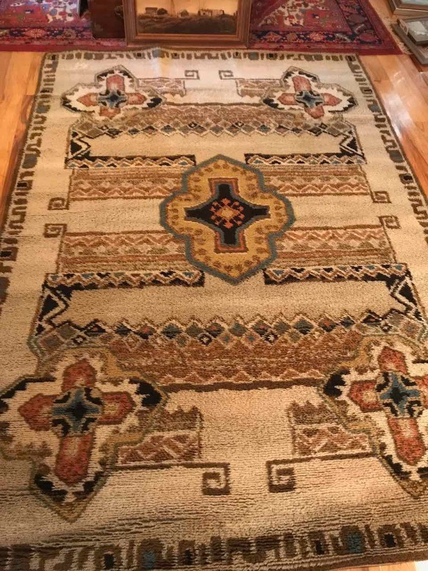 lot 565 image: Area Rug  Greens & Tans