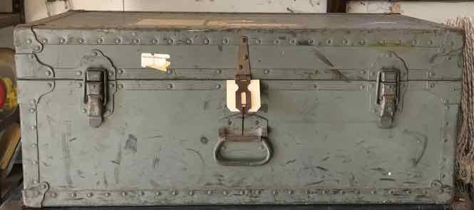 lot 589 image: Trunk  Military (Gray)