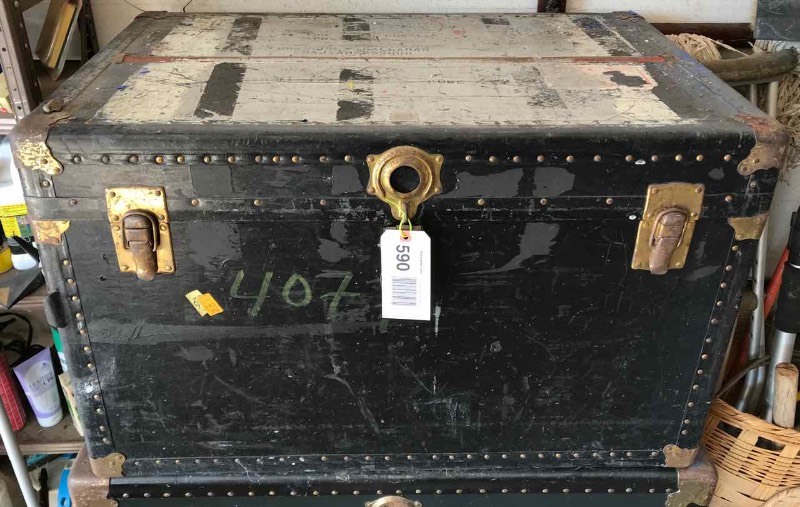 lot 590 image: Trunk  Black