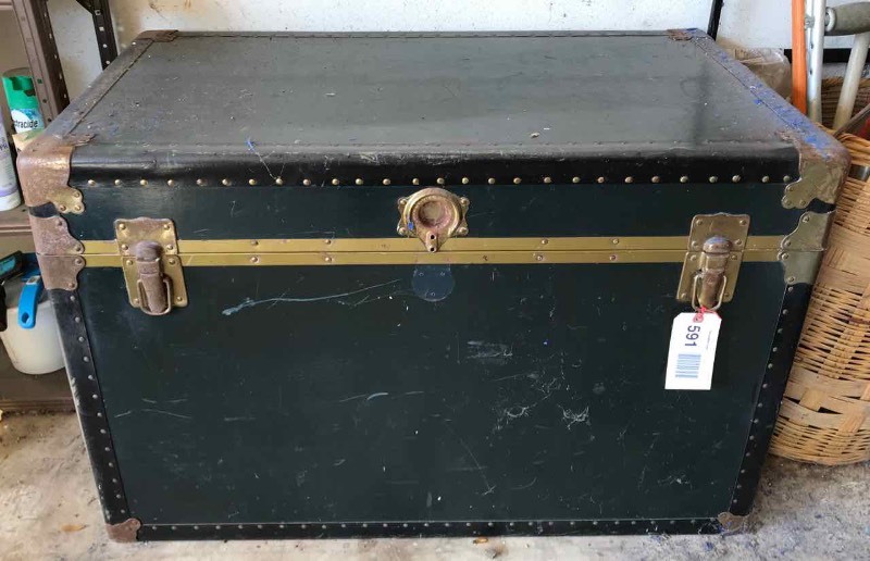 lot 591 image: Trunk  Dark Green (cedar lined)