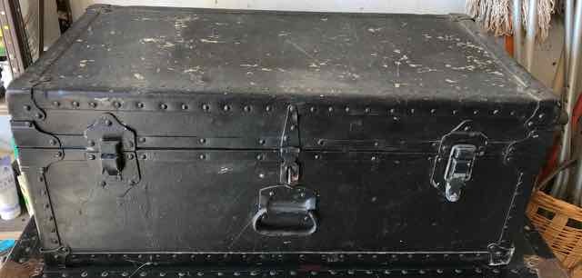 lot 592 image: Trunk  Black