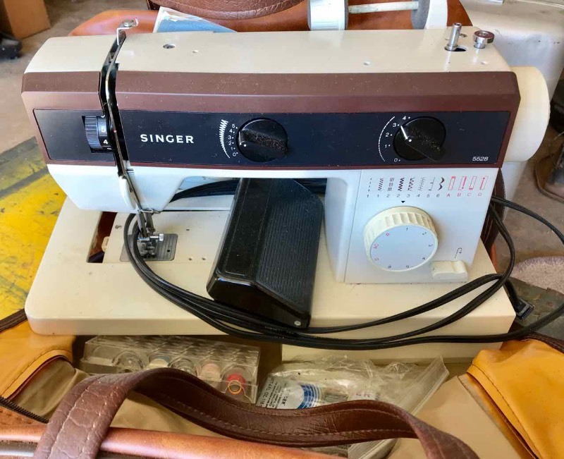 lot 599 image: Singer Sewing Machine, Portable