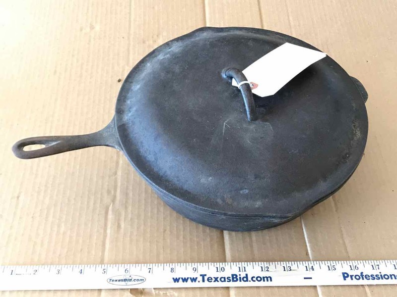 lot 604 image: Cast Iron  10 CF Made in USA Chicken Fryer with Lid
