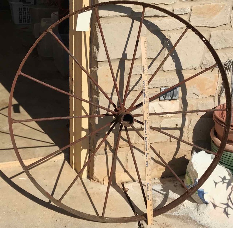 lot 621 image: Old Iron Wagon Wheel