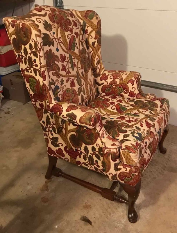 lot 625 image: Chairs (needs recovering)