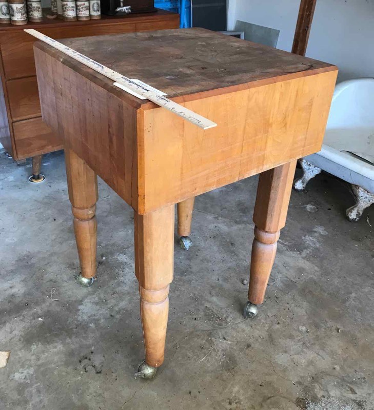 lot 633 image: Chopping Block, Michigan Maple Block Company
