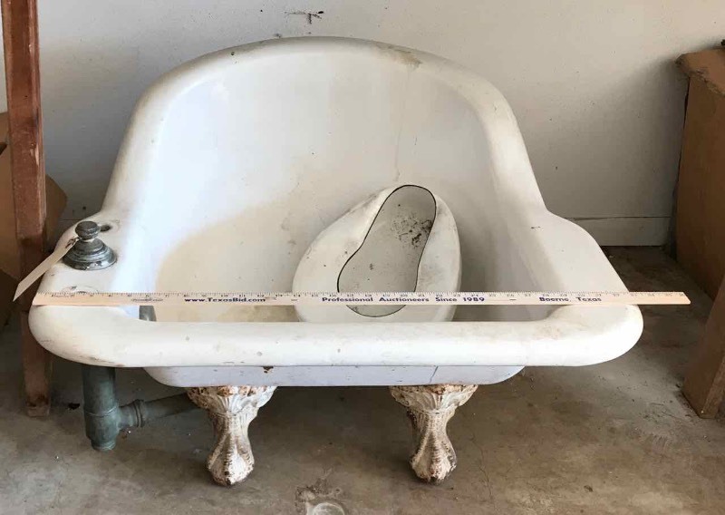 lot 637 image: Small Antique Cast Iron Tub with Ball & Claw Feet and a bed pan