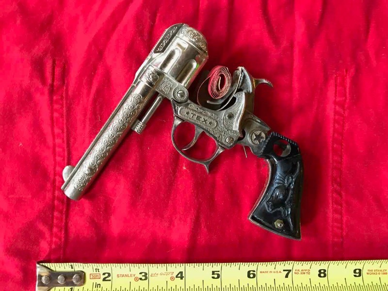 lot 653 image: Toy Cap Gun