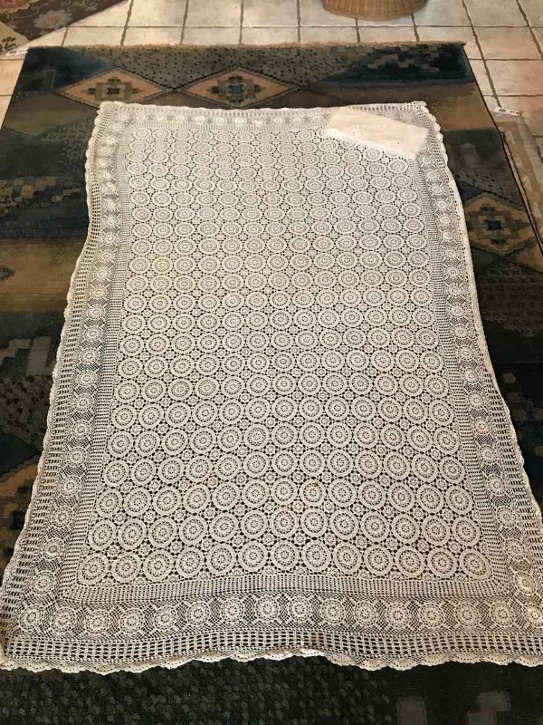 lot 661 image: Table Cloth