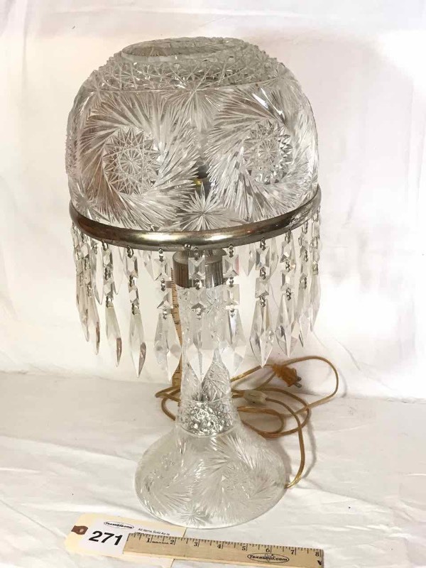 lot 271 image: Cut Crystal Table Lamp