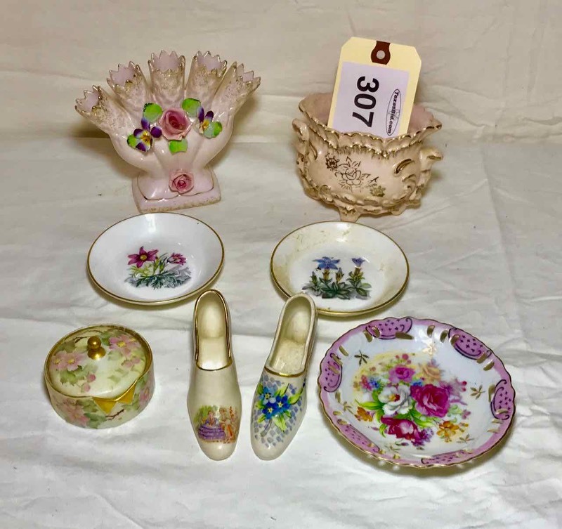 lot 307 image: Porcelain Vanity Top Items