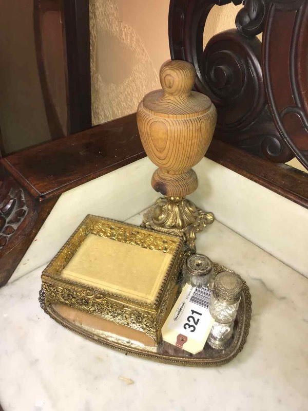 lot 321 image: Vanity Top Tray, Box, Hat Stand, 2 Jars