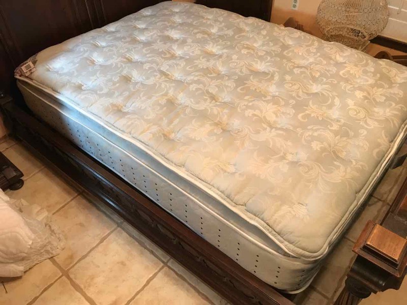 lot 342 image: Mattress, Chiropractic Signature 800 (bed not included)