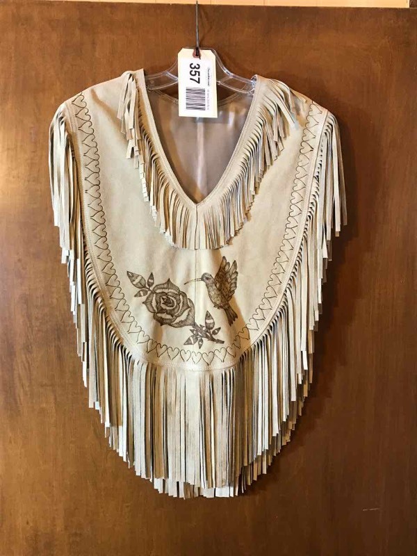 lot 357 image: Fawn Color Suede Leather Fringed CollarShort Poncho