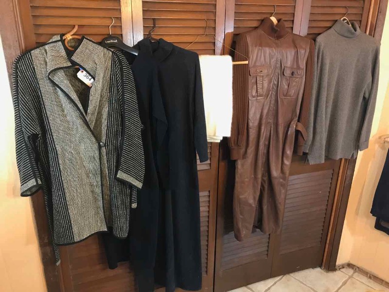 lot 364 image: (6) Ladies Clothing Items Karvinen, Ann Taylor, Lauren, Cashmere Sweater