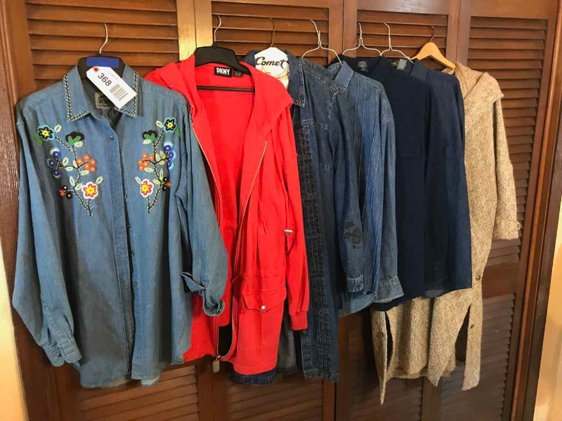 lot 368 image: (4) Ladies Clothing  Shirt, 3 Jackets