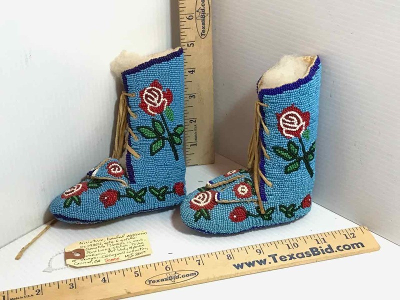 lot 388 image: (1) Miniature Native American Beaded Moccasins, Circa 1920s, Sioux Lazy Stitch