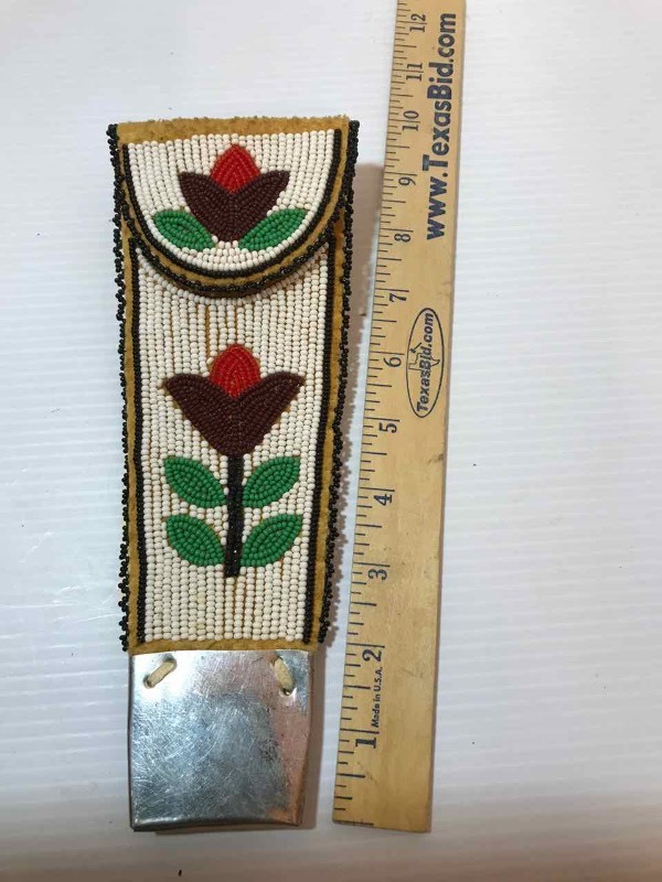 lot 395 image: Beaded Leather Pouch for Belt