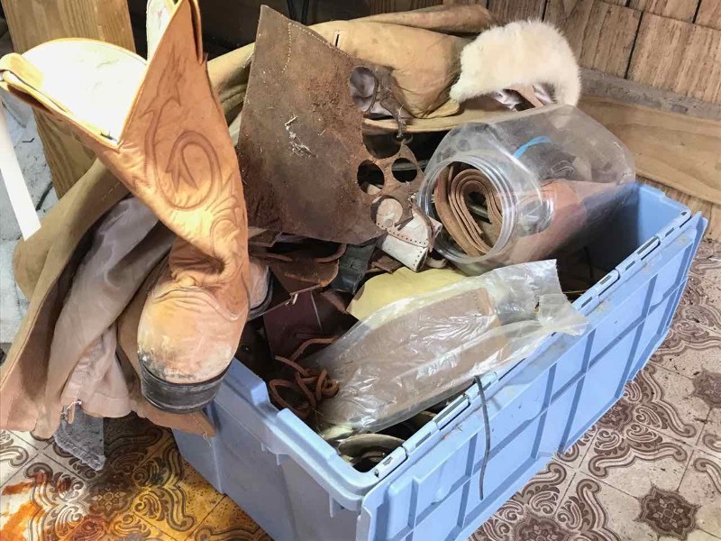lot 710 image: Miscellaneous Leather Pieces & Scraps
