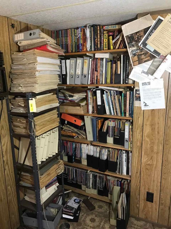 lot 716 image: Knife Books & Magazines (Large Lot  High bidder takes all)
