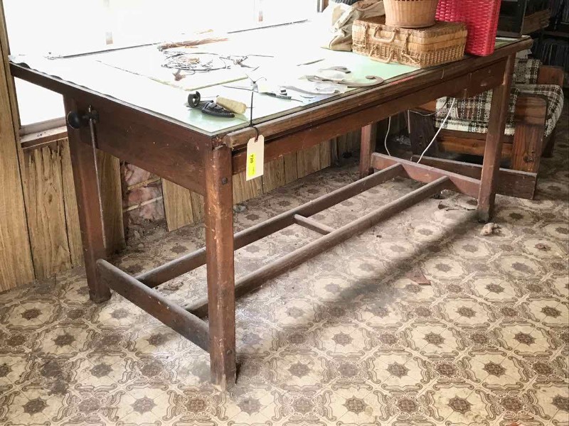 lot 720 image: Drafting Table, Lights, Ruler (disassembly required)