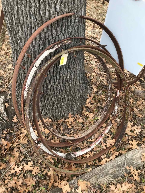 lot 728 image: (5) Wagon Tires