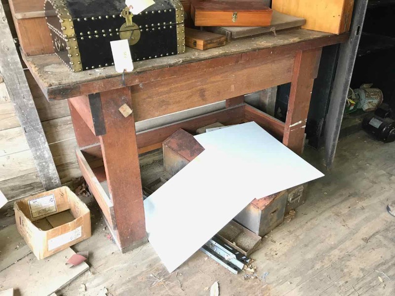 lot 735 image: Wood Work Bench