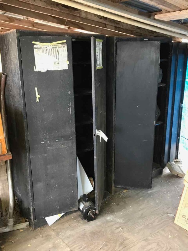 lot 739 image: (2) Metal Cabinets