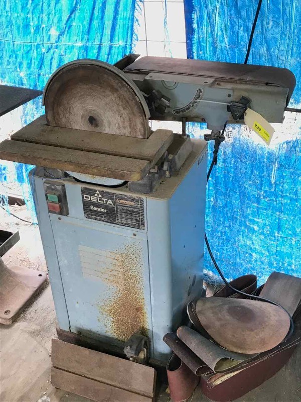 lot 743 image: Delta Sander 110 volt