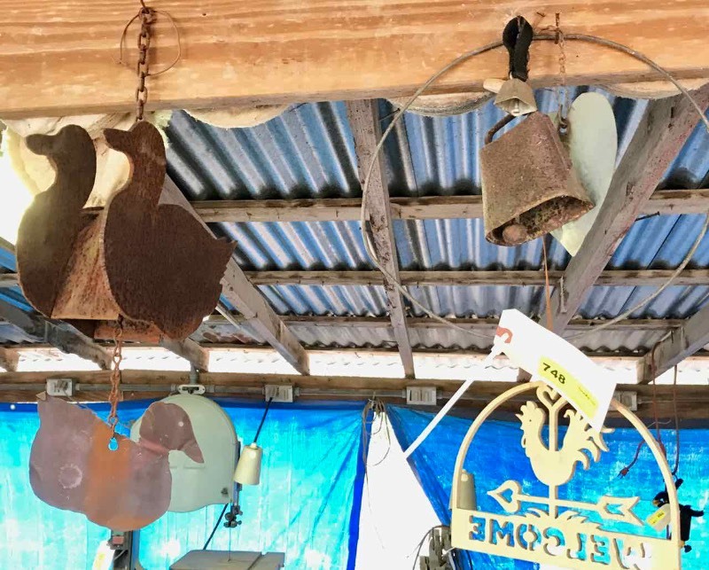 lot 748 image: Metal Duck Windchime & Cowbell