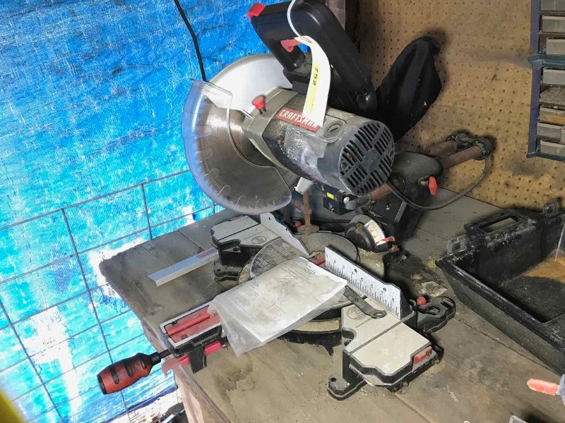 lot 752 image: Craftsman 10 in. Sliding Compound Miter Saw