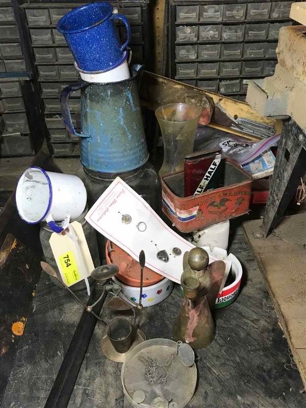 lot 754 image: Enamelware, Tins, Buttons, etc.