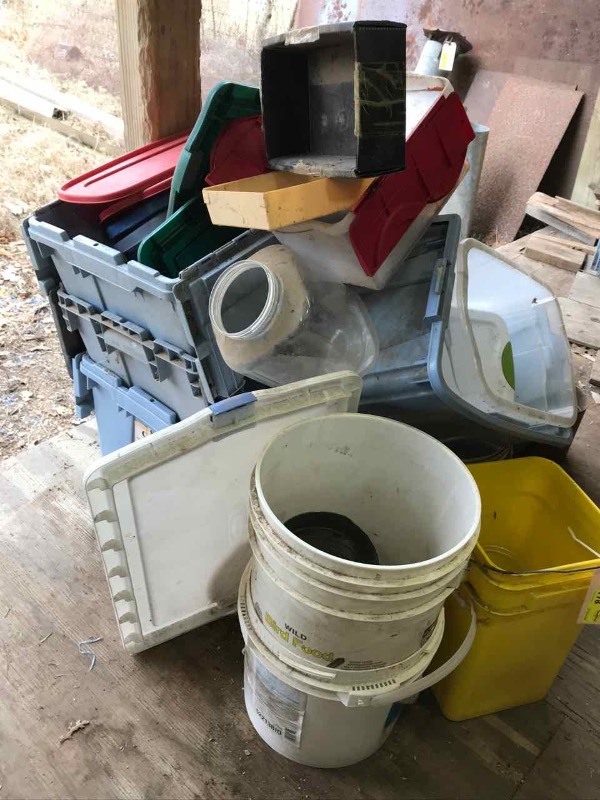 lot 778 image: Tubs & Containers