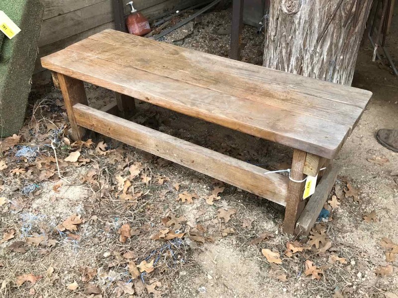 lot 782 image: Bench