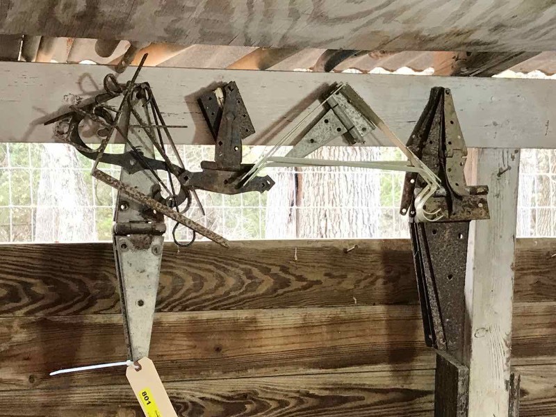 lot 801 image: Hinges & Shelf Brackets