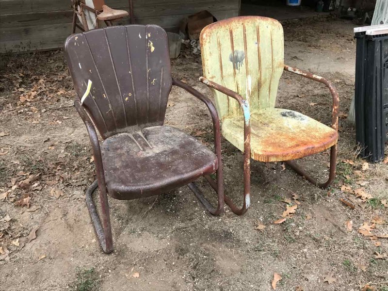 lot 849 image: (2) Old Metal Patio Chairs