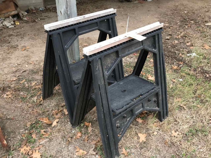 lot 850 image: (2) Folding Plastic Saw Horses
