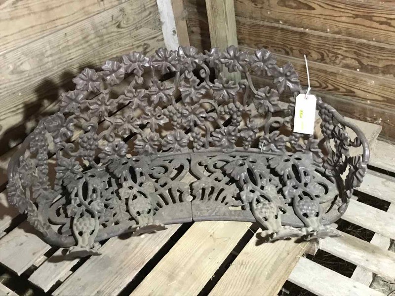 lot 864 image: Cast Iron Garden Bench