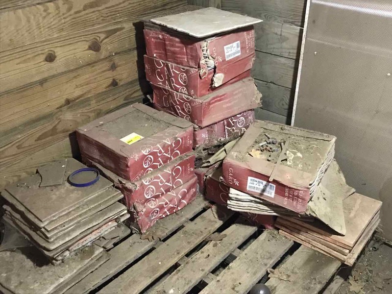 lot 867 image: Pallet of Tile