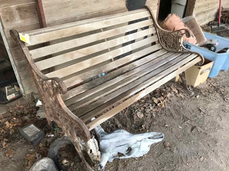 lot 870 image: Park Bench