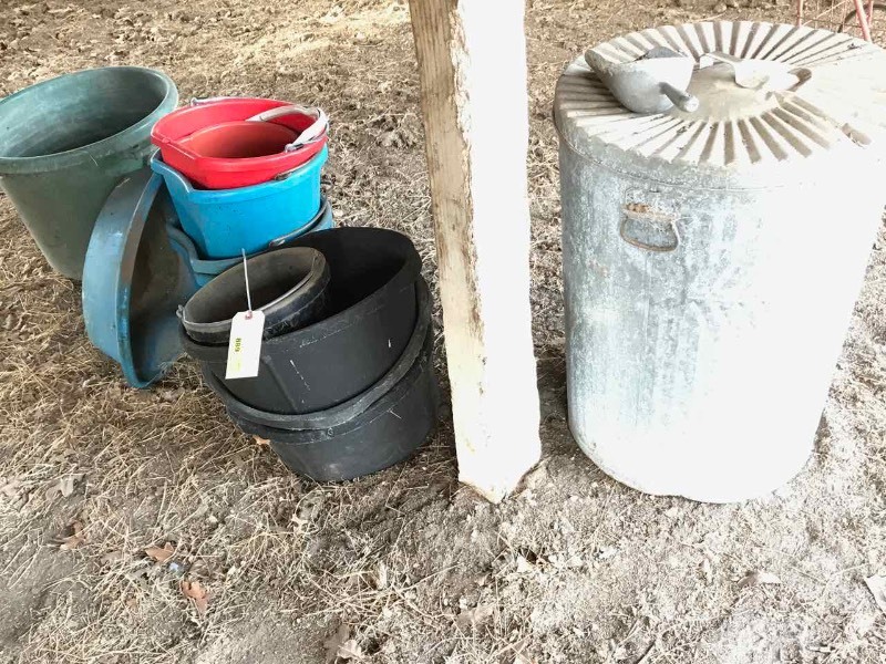 lot 889 image: Tubs, Buckets, Can