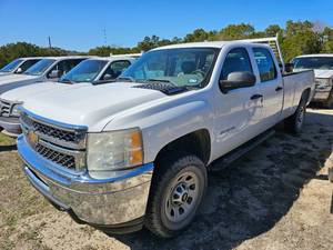 lot 1 image: Surplus 2011 Chevrolet 3500HD, white (1GC4CZCGXBF212412)