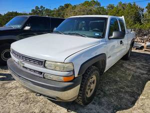 lot 6 image: Surplus 2000 Chevrolet Silverado 1500 4x4, white (1GCEK19T8YZ283256)