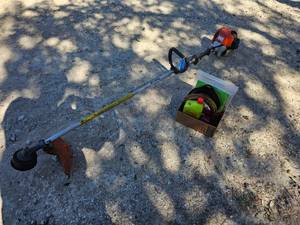 lot 68 image: Stihl FS76 Gas String Trimmer