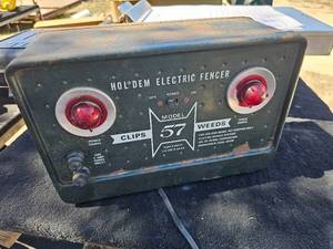 lot 73 image: Holdem Mod. 57 Electric Fencer