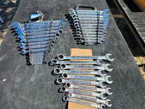 lot 83 image: Craftsman SAE and Metric Combination Wrenches