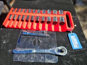 lot 88 image: Craftsman 12 inch Ratchet and Sockets
