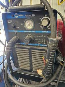 lot 99 image: Miller Spectrum 625 Plasma Cutter, 220 volt.